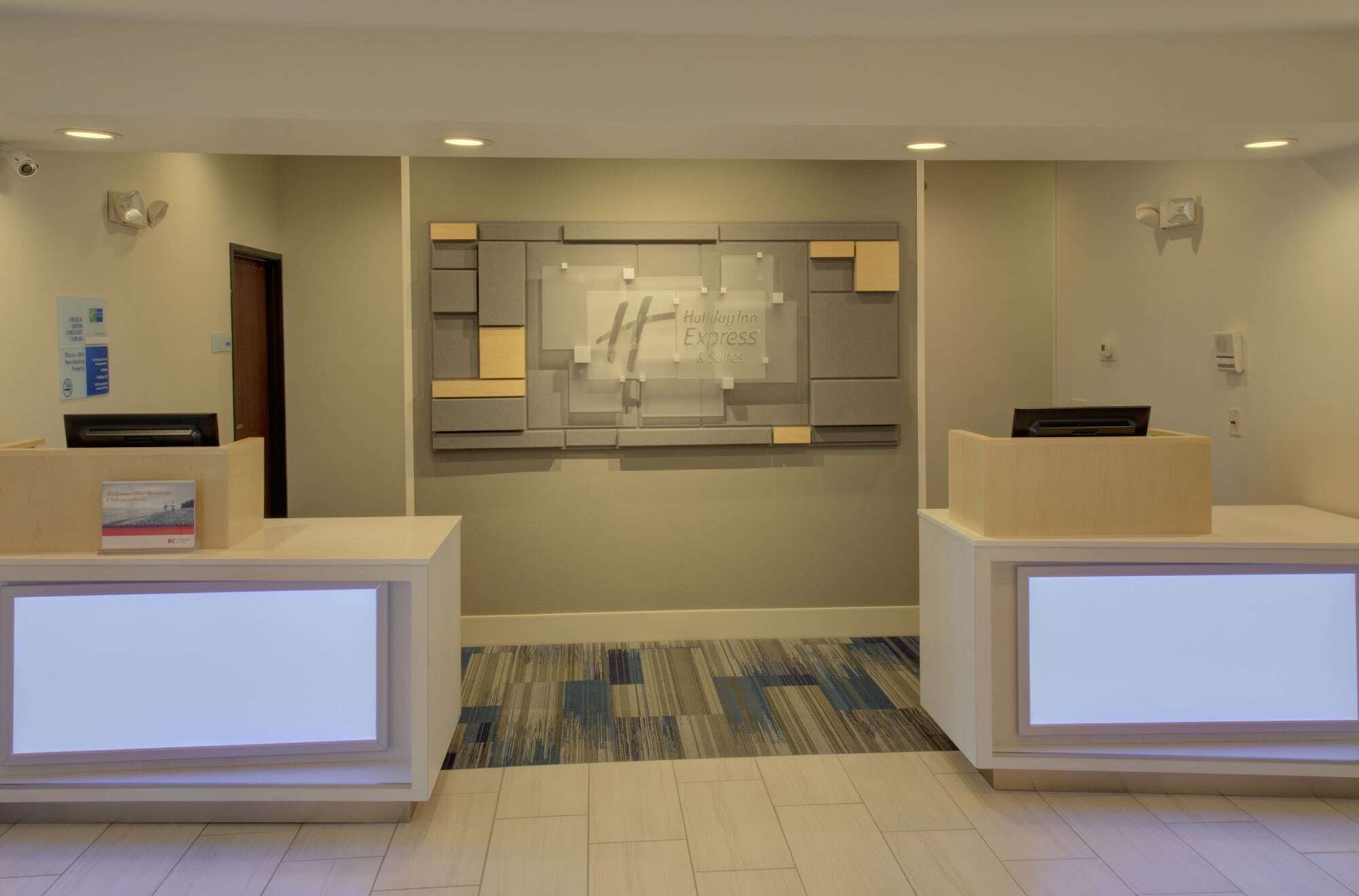 Holiday Inn Express & Suites Le Mars By Ihg Exterior foto