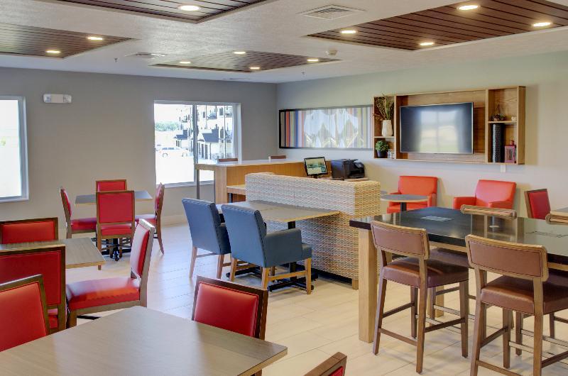 Holiday Inn Express & Suites Le Mars By Ihg Exterior foto